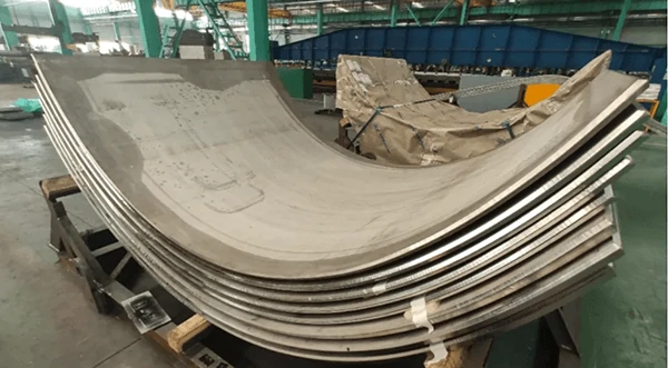Prefabricated structural steel beam for FGD towers by section bending