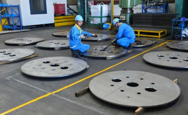 cover plates for vacuum chamber