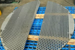 baffle plates for pressure vessel